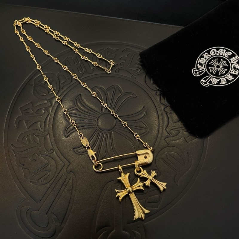 Ch*0me He**ts necklaces